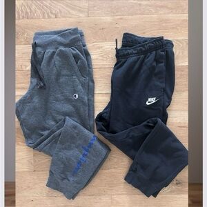 2 Pairs Of Joggers sweatpants